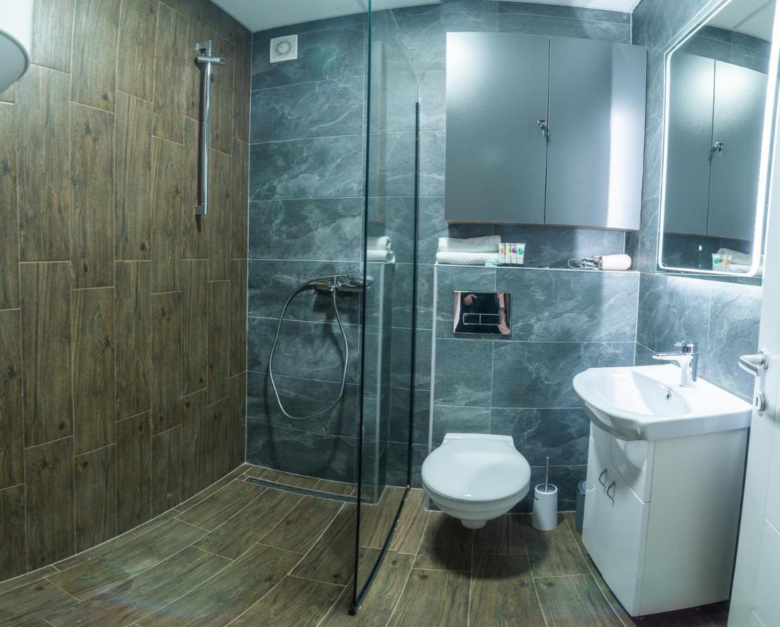 E&S Luxury Suite Apartments オフリド エクステリア 写真